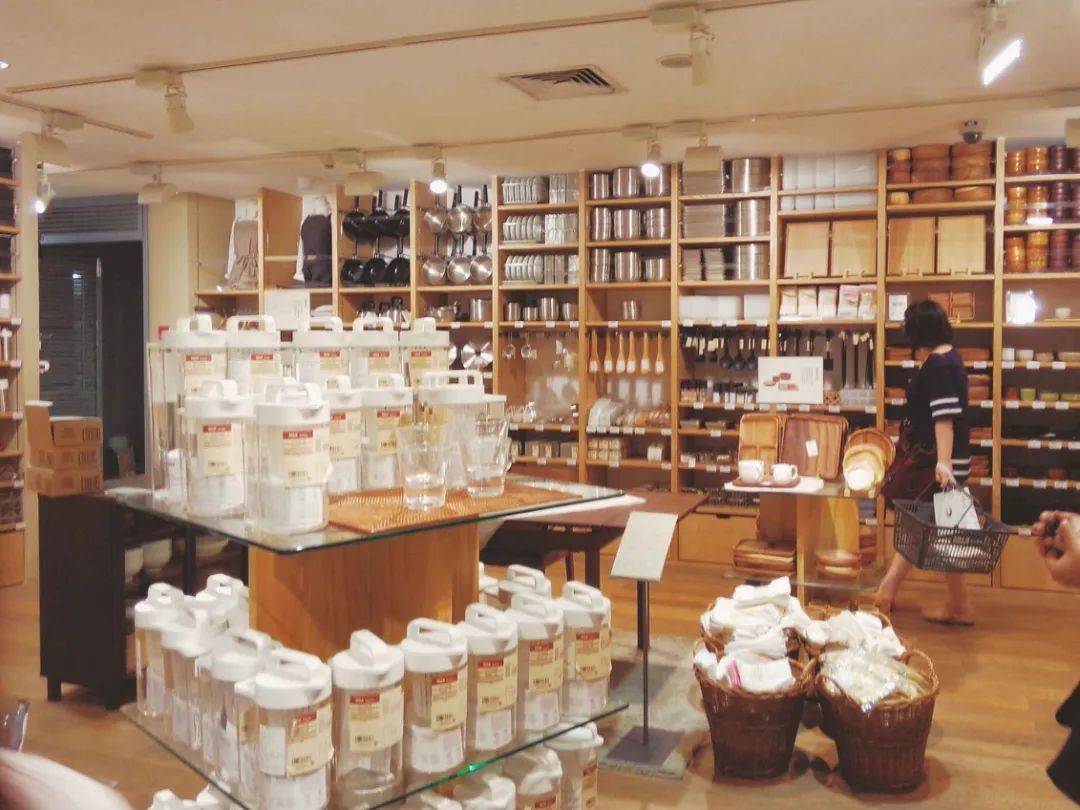 无印良品入局“折扣”小店凯发K8登录巨擘微营：(图3)