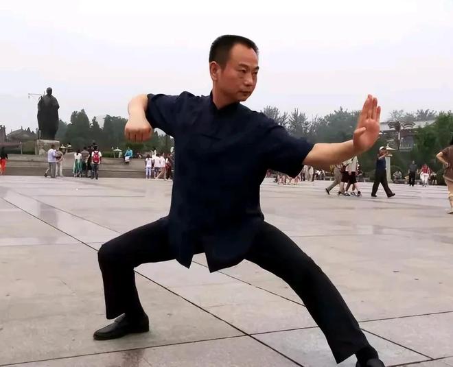 林寺第34代传人“释延群”不幸离世K8凯发集团一级武术大师武术裁判少(图5)